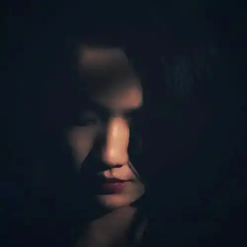 汤唯产后回归大银幕的首部作品地球最后的夜晚剧照曝光