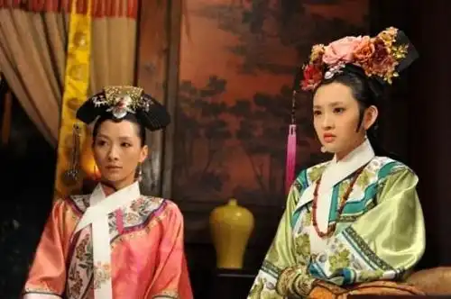 甄嬛传同样都是皇后的狗腿子,为什么给安陵容汤药,却给祺嫔红麝香珠
