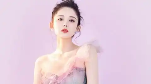 没定增这股还有希望大涨,这下就完蛋了,一个定增只能把价定在增发价的20之间,完