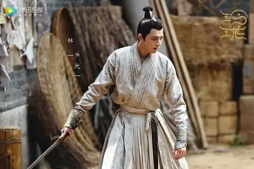 赵今麦新剧玲珑即将开播,搭档林一组成cp,与袁弘饰演父女