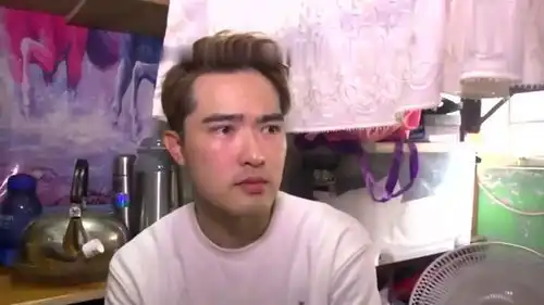 香港人的生活香港寸土寸金的蜗居生活,房租港币2500元一个月,看看有多大