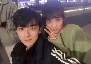 今年荧幕霸屏的不是郑爽赵丽颖,而且这个杂技演员出身的女孩