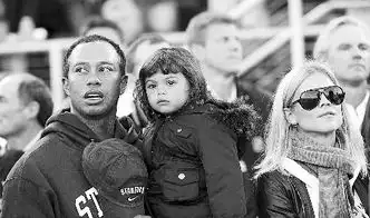 伍兹结束性瘾治疗返家虎嫂解聘离婚律师