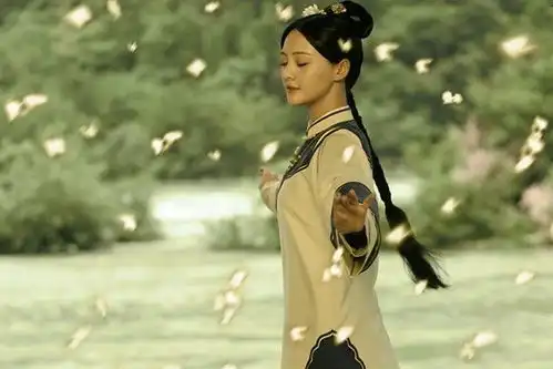 她是康熙晚年宠妃,来自宁古塔,乾隆作一诗叹其福禄深厚
