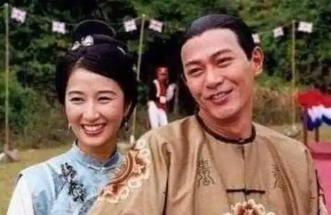 因西游记爆红成tvb一哥,因抑郁症退出娱乐圈,后改行卖保险
