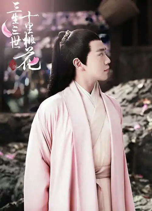 三生三世十里桃花比起墨渊,折颜才是女子心中的白马王子