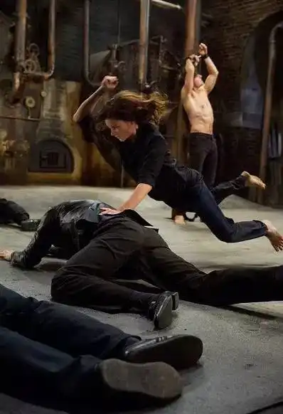 导演以碟中谍5为例告诉你如何吸引观众的注意力