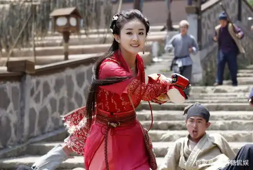 他是赵丽颖哥哥,把演戏当兴趣爱好,身家百亿不输王思聪