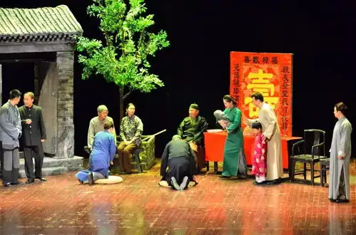 北京市第一零九中学中小学生共同观看北京曲剧四世同堂
