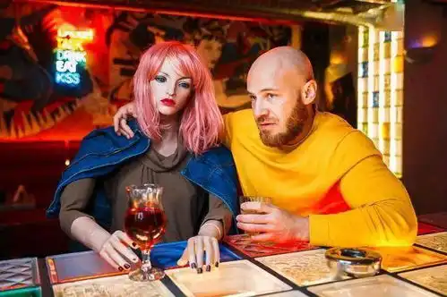 把人偶娃娃娶回家激动大哭健身教练我和它是一见钟情