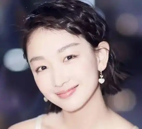 张艺谋捧红了她,10年没有合作近期突然发声,两人要卷土重来
