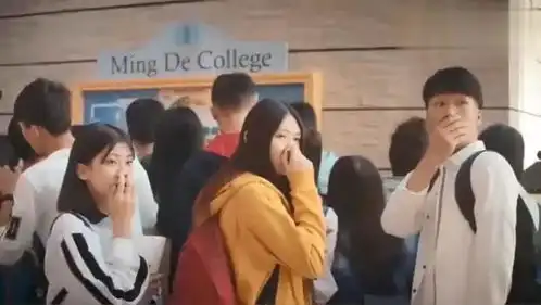 惹上冷殿下原来想要打垮女神帮,只需要几张素颜照而已啊
