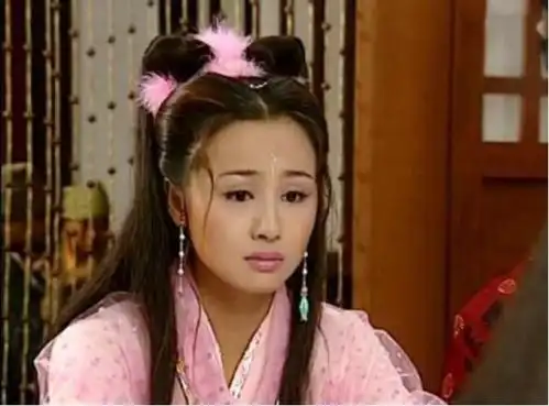 央视主持人转型演员,当红时嫁不知名丈夫,46岁曹颖如今怎样
