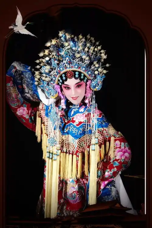 京剧贵妃醉酒穿越于小洲人民礼堂的你我空间
