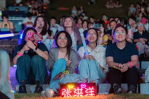 用热爱唱响梦想之歌厦门大学嘉庚学院十佳歌手大赛决赛举行