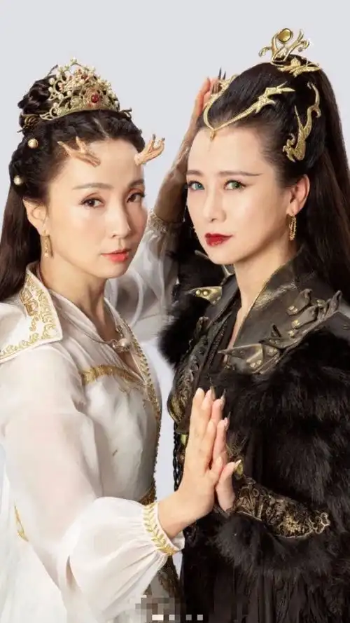 因拍三级片与父母决裂,后被丈夫抛弃,51岁的她给鞠婧祎做配角
