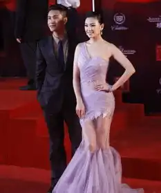 张雨绮美人鱼裙多犯规太紧迈不开腿,陈坤慌乱的小手亮了