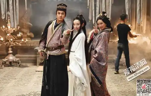 三国机密刘平识破唐瑛的真实身份袁绍偷偷与裴先生见面
