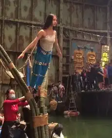 喜剧之王周星驰最新执导作品美人鱼邓超林允和张雨绮主演明年春节确定上映