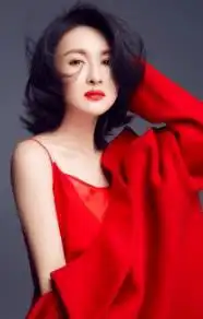 有一种整容叫回家的诱惑洪宝莲,掀刘海小红裙,美到心脏砰砰跳
