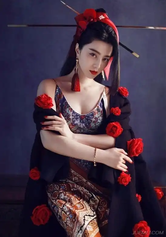 岁月从不败美人,范冰冰旧照重出,温柔窈窕似梦中情人
