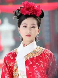 盘点明星的清宫造型周冬雨清新王菲端庄