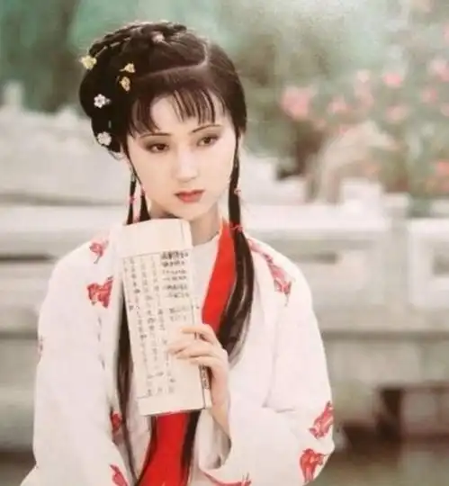 新版红楼梦将上线新人女主撞脸陈晓旭,看到关晓彤造型追了