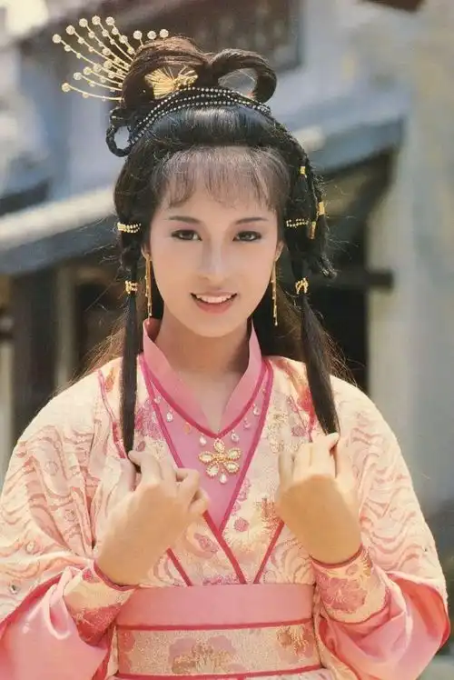 师奶杀手吴启华的风流情史,和他背后的9个女人
