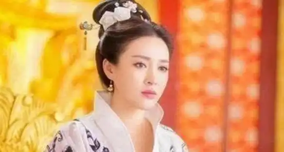 此女二嫁入宫,被封皇后,后侍女怀孕,太后道赐水银封棺
