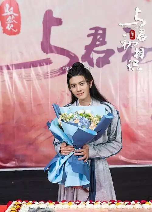 任嘉伦迪丽热巴最新唯美剧照来袭,与君初相识你是否期待
