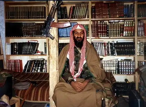 美国倾力搜寻10年,本拉登多能躲藏在密室,却因一条晾衣绳暴露
