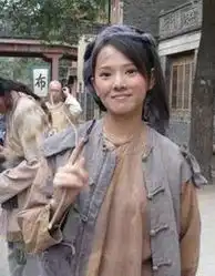 孙俪赵薇何炅孙红雷明星屌丝扮相pk