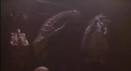 铁血战士打过施瓦辛格,打过异形,也打过蝙蝠侠