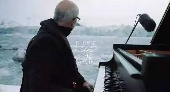 意大利钢琴家演奏北极挽歌,听醉了冰雪,融化了心

