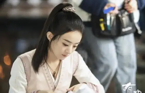 借中餐厅热度,有翡放出预告片,赵丽颖曾因魔改罢演
