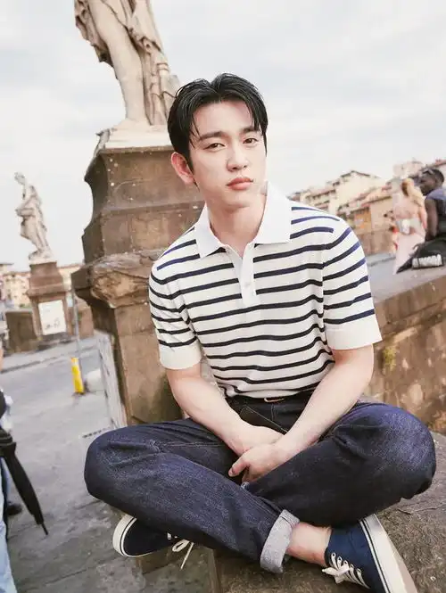 拥抱太阳的月亮剧照李宗