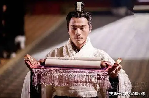 荆轲刺杀秦始皇时,卫兵们却站着不动,只因一条规矩太严酷