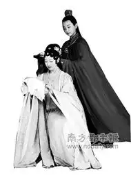 红学家集体问诊新版红楼梦错在哪里