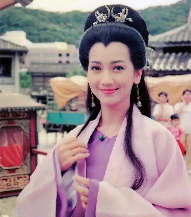 赵雅芝自我检讨式发微博让人捧腹大笑