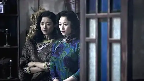 金陵十三钗官方高清剧照集演员貌美音乐凄凉
