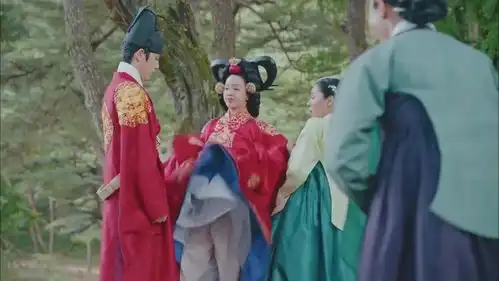 韩版太子妃升职记爆笑来袭,申惠善完美演绎少女外表糙汉灵魂
