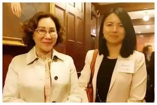 21年前她从哈佛毕业,放弃国籍改嫁美国人,如今生活怎样