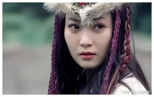 从神话到幻城,同演一个角色,为什么总夸金喜善,忽略白冰呢
