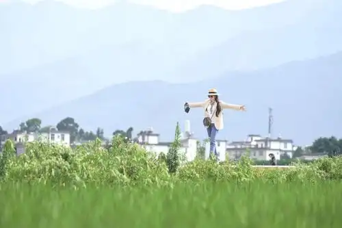 罗云熙白鹿出演长月烬明,不仅演技获好评,还带火了一座城