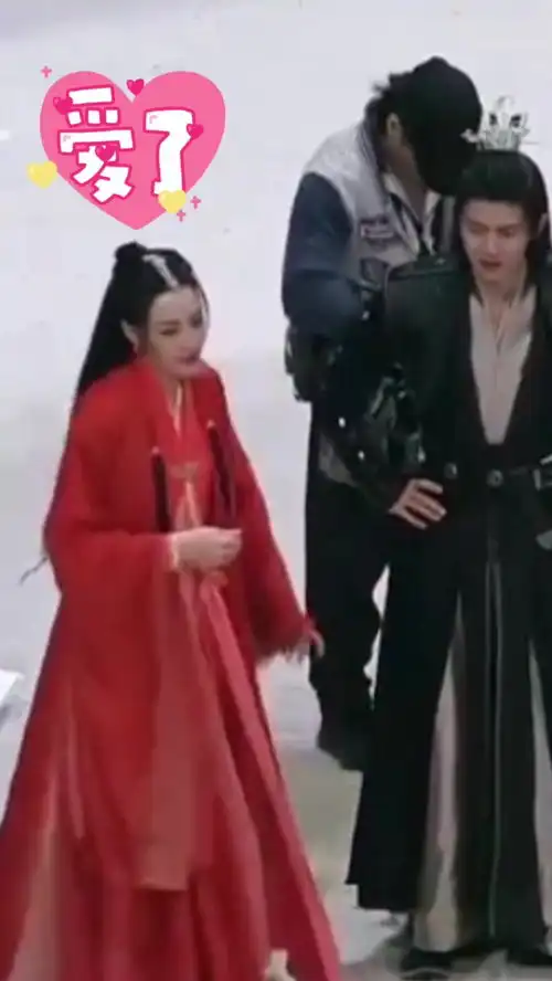 与君初相识路透迪丽热巴与红衣的适配度实在太高了
