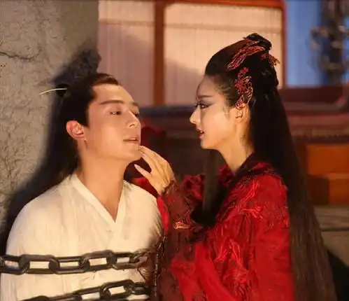 杨紫关注青簪行导演,除了吴亦凡,他们才是隐藏大佬
