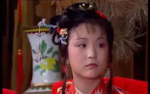 史湘云四进贾府,为何越来越不受待见她的请客彻底惹怒贾母
