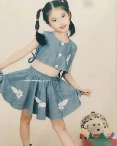 景甜童年照引围观,没想到小时候就这么可爱,网友表示从小美到大
