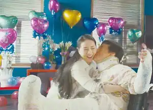 还没长大就老了成龙耆年忆平生重谈家庭亲友
