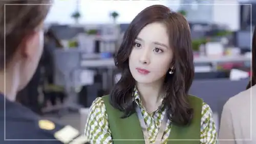 杨幂,迪丽热巴,林心如的年收入,网友一对比,心里真不是滋味
